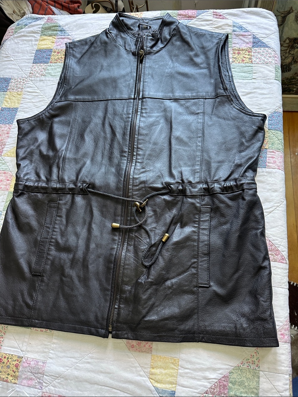 W—Marie Claire Black Leather Vest - Classic Zip Front